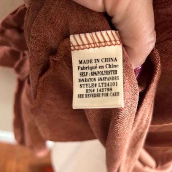 Ruffle long sleeve top - Picture 7 of 7